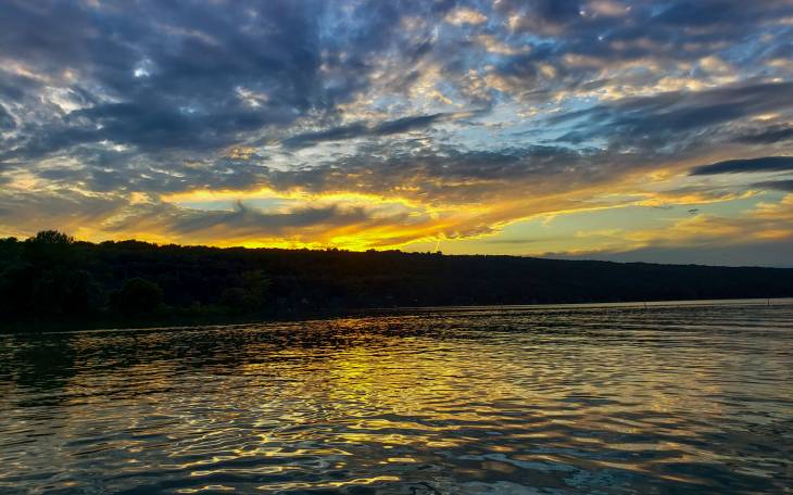 Twilight 🌥 magic on Cayuga Lake