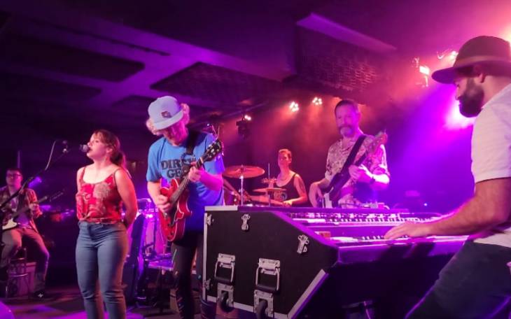 The Comb Down w/s/g Calya Perricelli @ Deep Dive